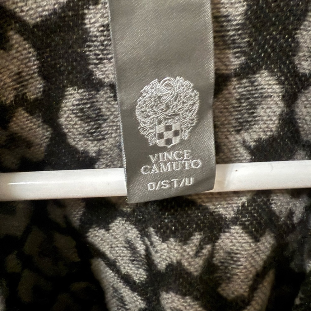 Vince Camuto Gray Leopard Print Poncho with Black Trim - Picture 4 of 5